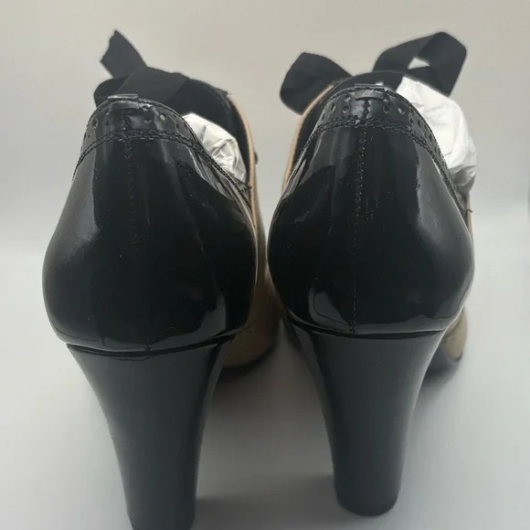 Gianni Bini jiterbug style Black and Tan Heels - Picture 5 of 8